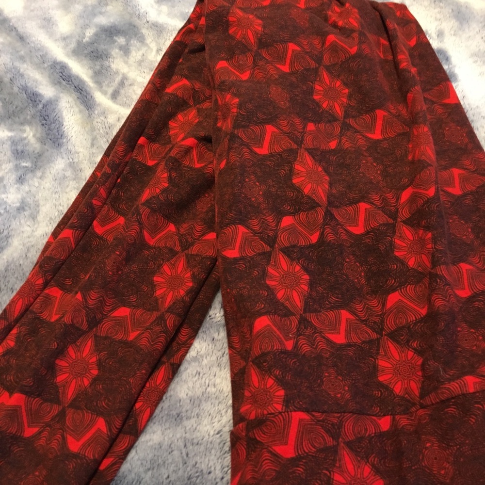 Tall and curvy LuLaRoe leggings
